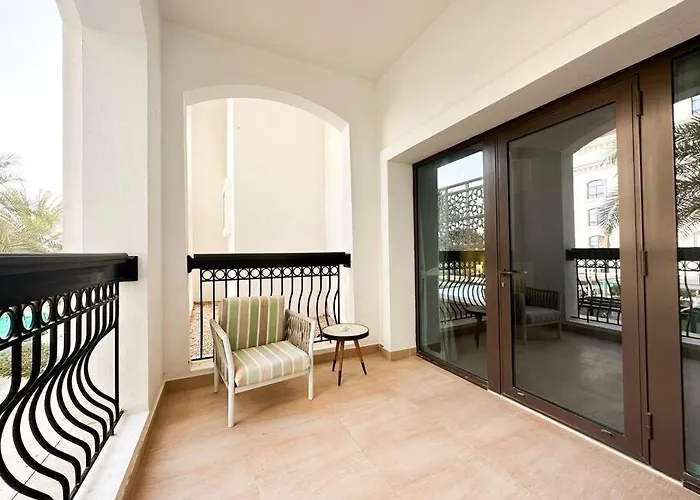 202 Ansam Studio With Stunning Pool View